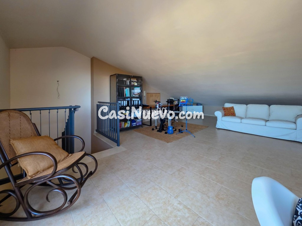 Espectacular Casa Pareada de 280 m2: Espacio, Diseño y Efici - foto 50