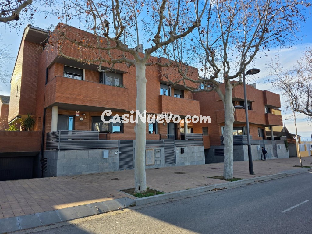 Espectacular Casa Pareada de 280 m2: Espacio, Diseño y Efici - foto 61