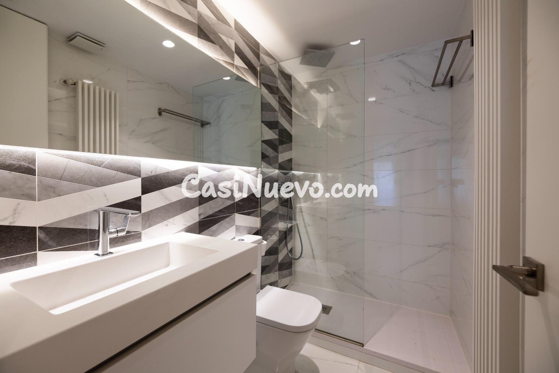 ESPECTACULAR PISO MODERNO CON AMPLIA TERRAZA, SOLARIUM CON V - foto 13