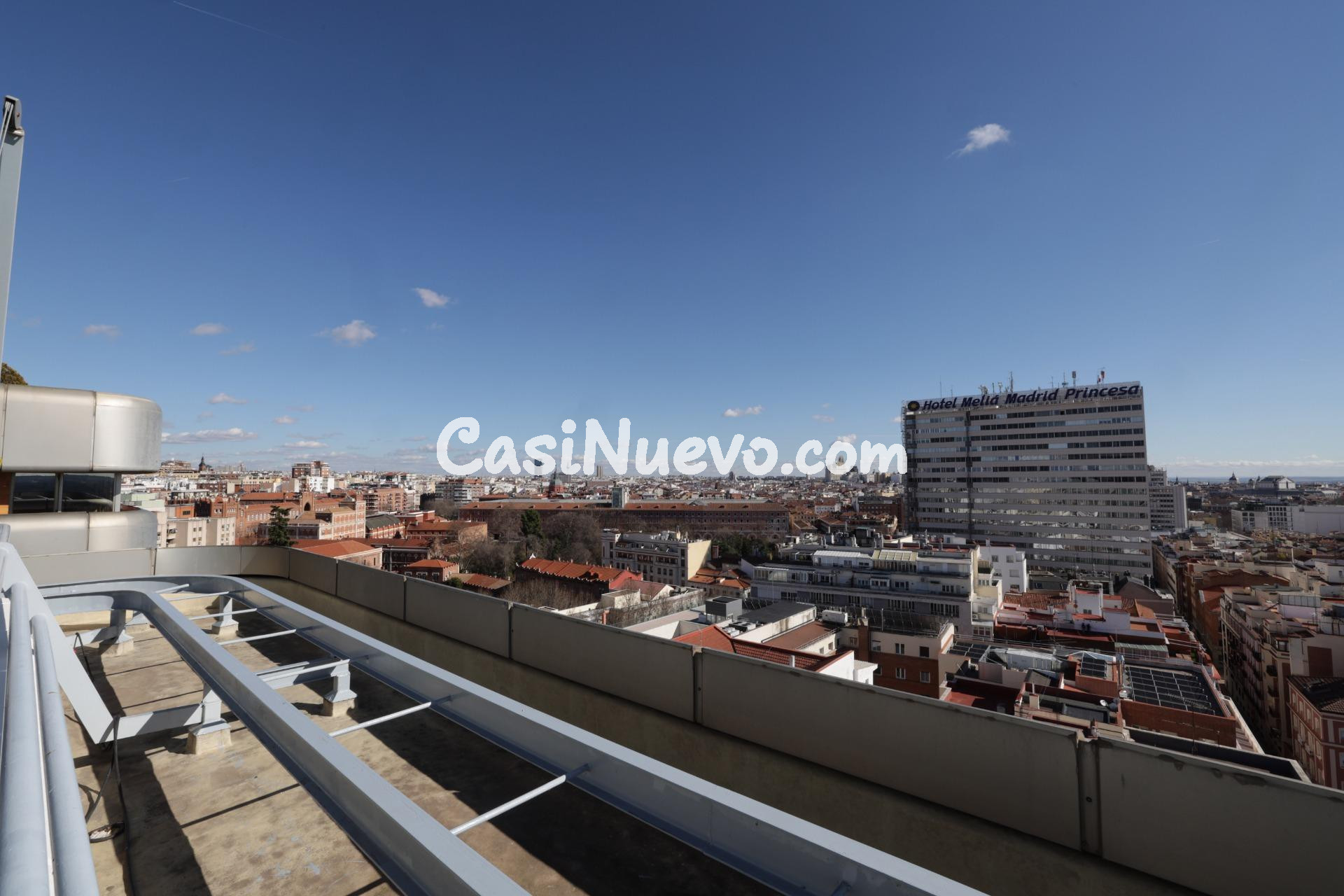 ESPECTACULAR PISO MODERNO CON AMPLIA TERRAZA, SOLARIUM CON V - foto 26