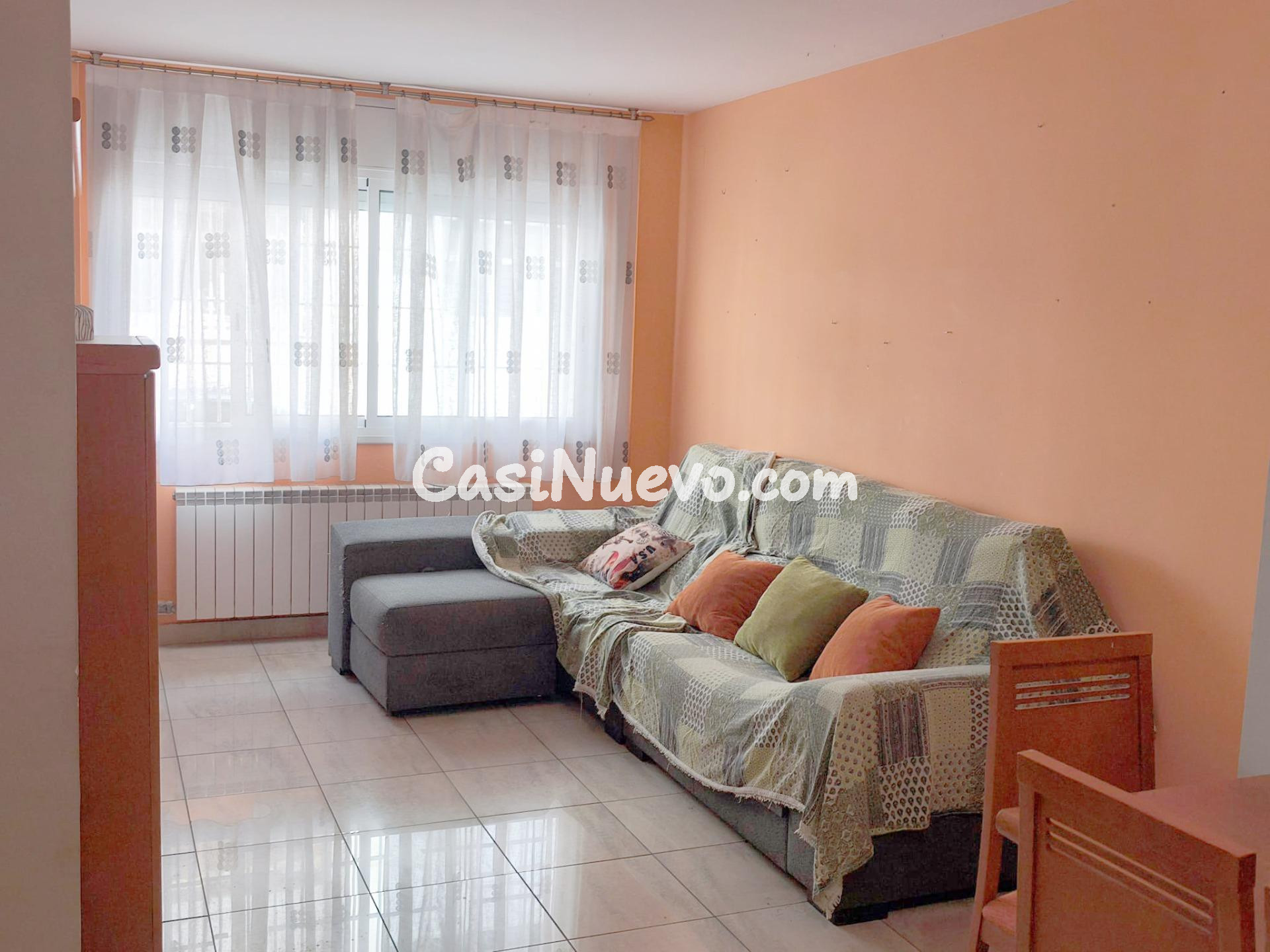 EN VENTA LUMINOSO BAJO CON PARKING Y TRASTERO - foto 2