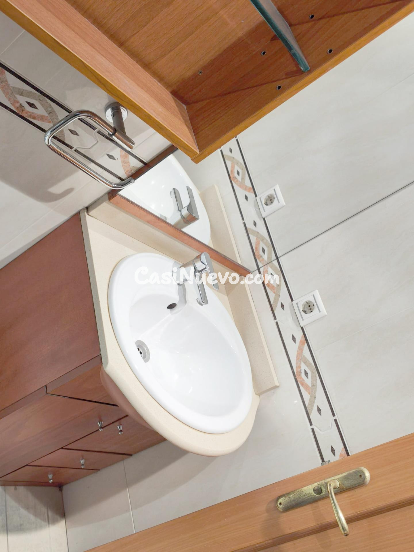 EN VENTA LUMINOSO BAJO CON PARKING Y TRASTERO - foto 11