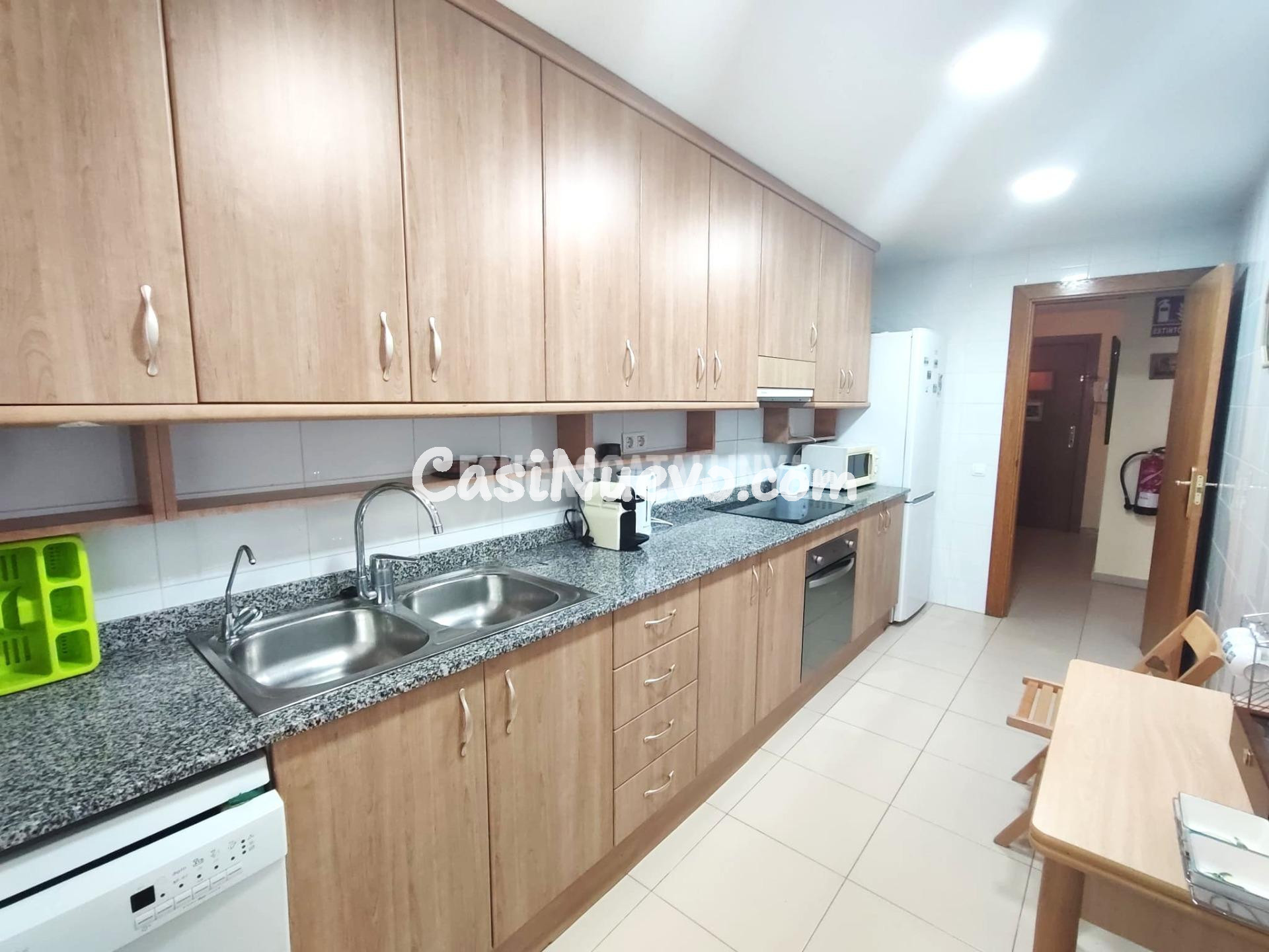 Luminoso piso con terraza y parking en Els Molins – Observat - foto 11