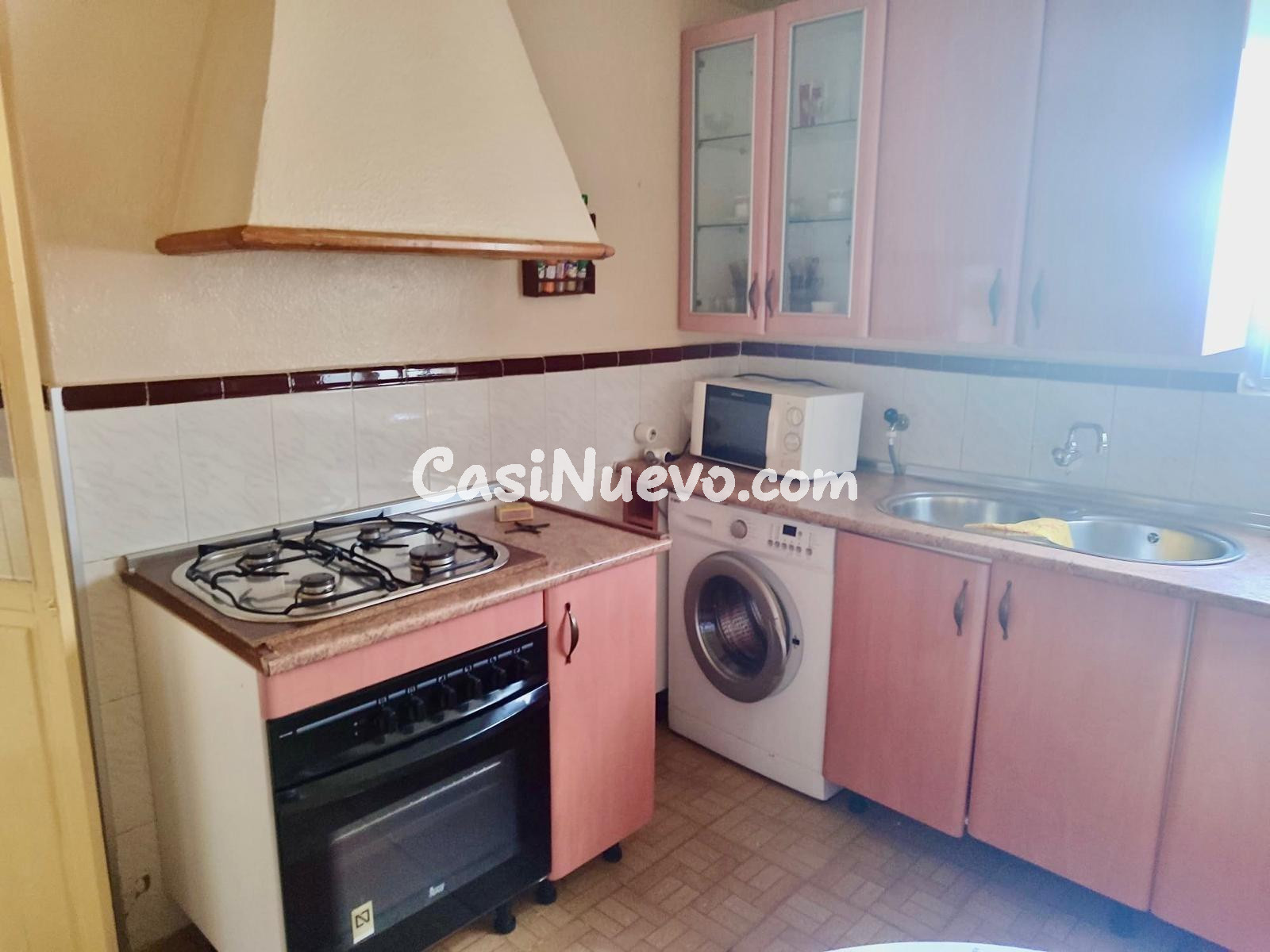 A. Casa muy bien conservada en la bonita aldea de Argallón - foto 11