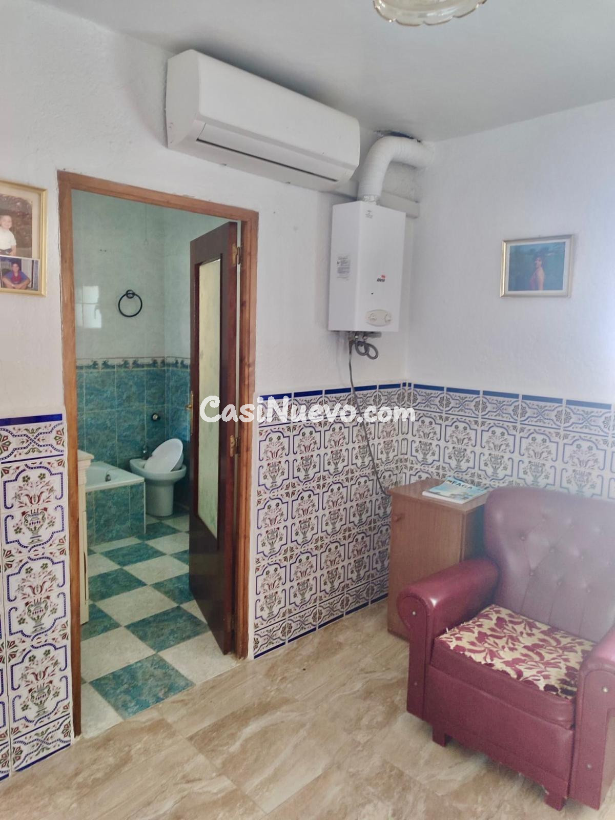 A. Casa muy bien conservada en la bonita aldea de Argallón - foto 14