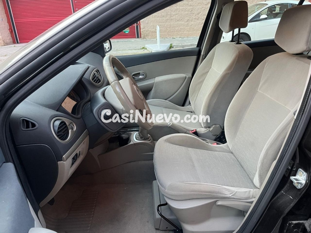 Renault Clio Luxe Privilege - foto 7