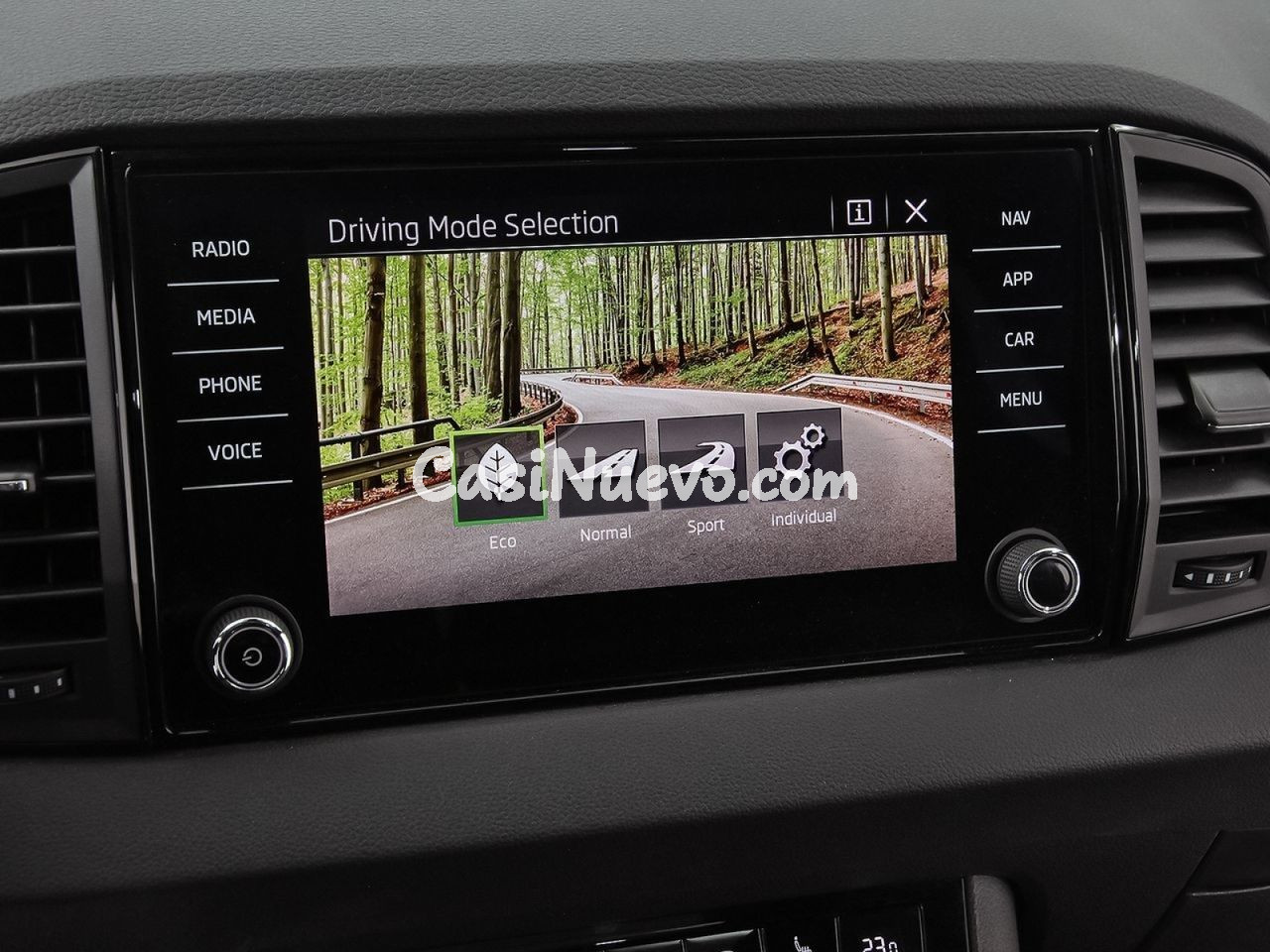 Skoda Karoq 1.5 TSI 110kW (150CV) DSG ACT Sportline - foto 26