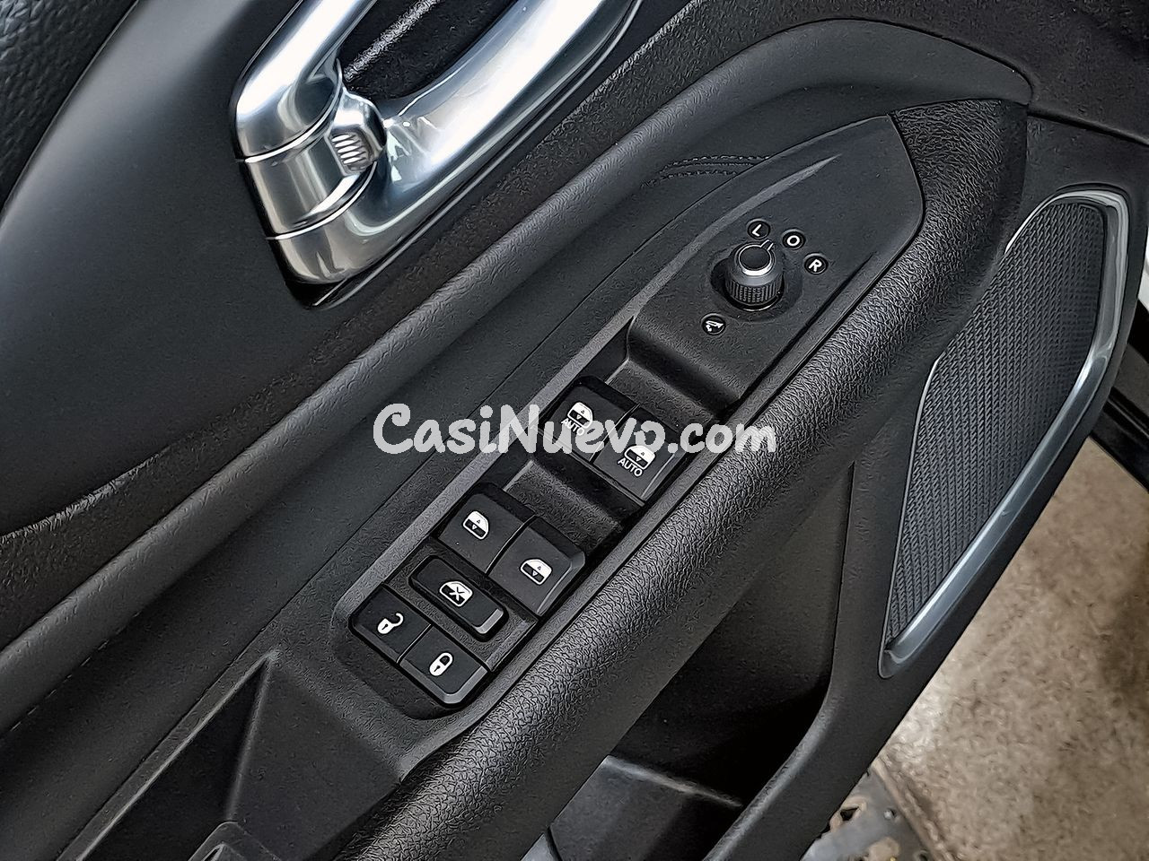 Jeep Compass 4Xe 1.3 PHEV 177kW Summit AT AWD - foto 13