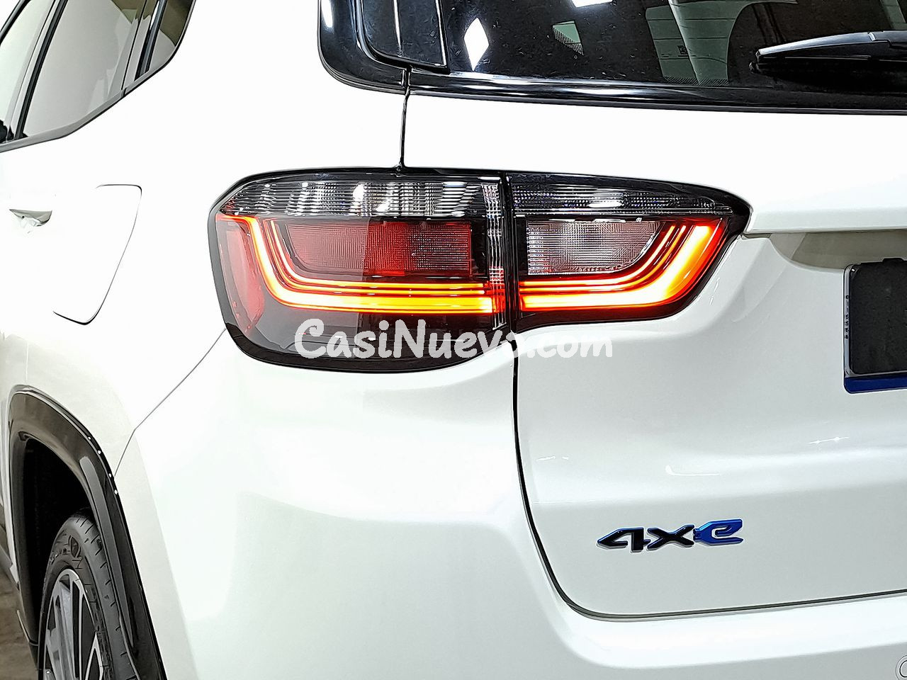 Jeep Compass 4Xe 1.3 PHEV 177kW Summit AT AWD - foto 43