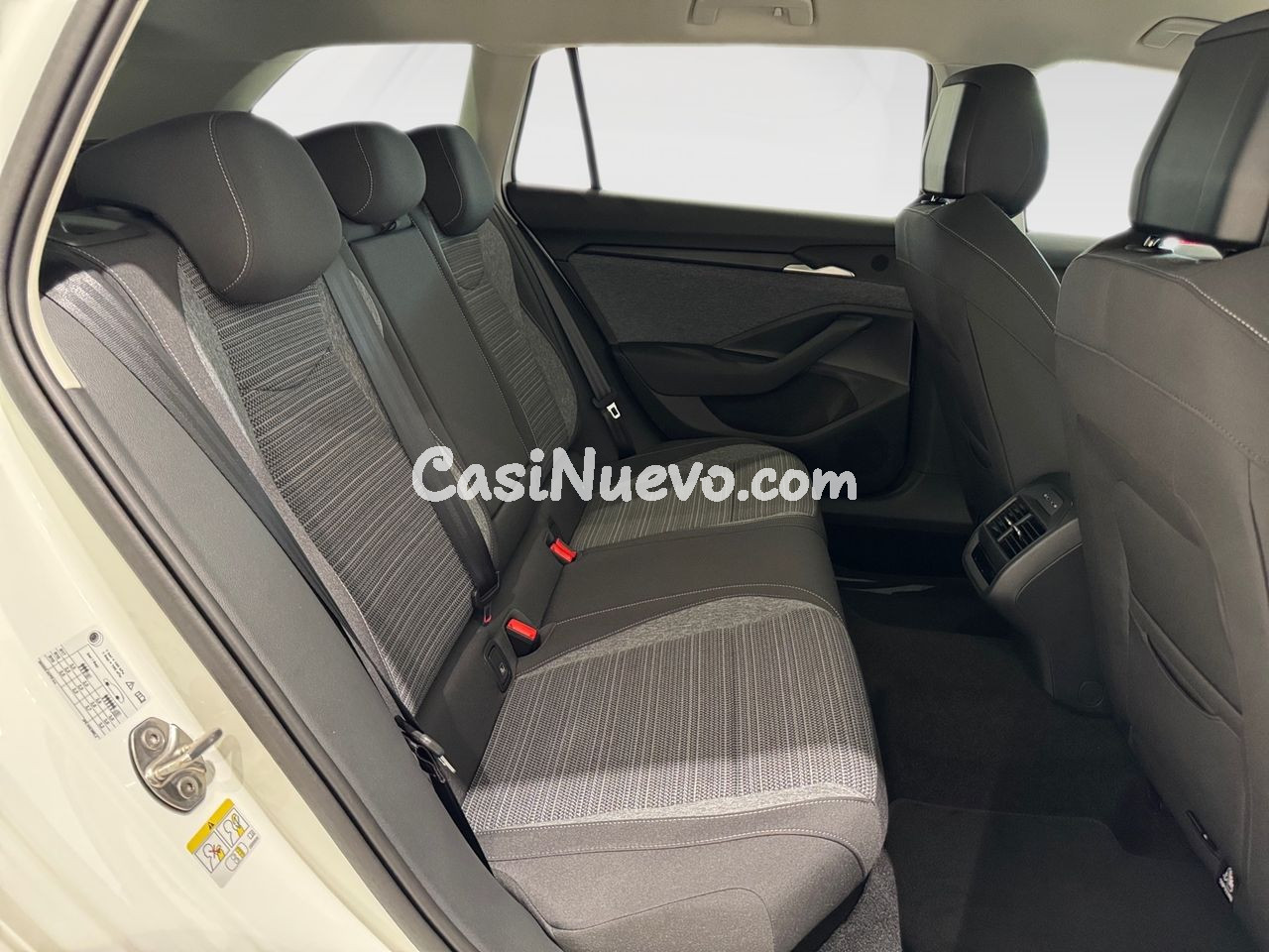 Skoda Superb Combi 1.5 TSI iV P-HEV DSG Selection - foto 6