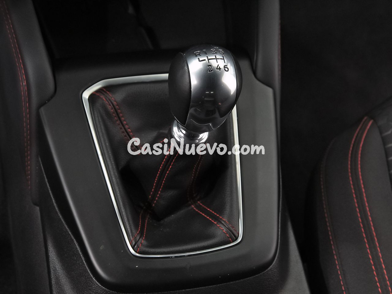 Ford Kuga ST-Line 1.5T EcoBoost 110kW (150CV) - foto 33