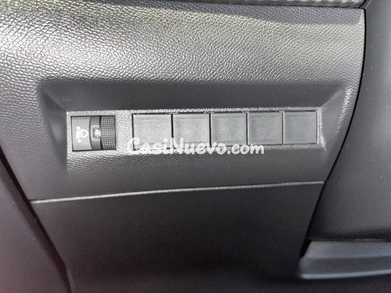 Peugeot 208 Gasolina 100 S&S 6 Vel. MAN Allure - foto 18