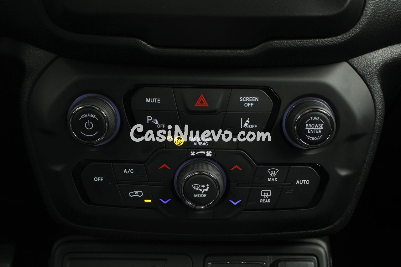 Jeep Renegade 1.3 G 110KW NIGHT EAGLE FWD DDCT 5P - foto 11