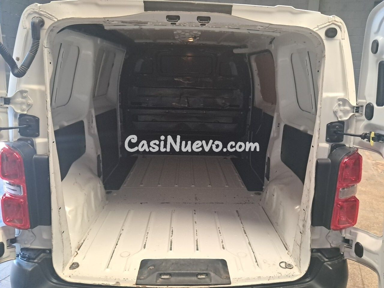 Peugeot Expert 1.5 HDI FURGON 120CV - foto 6