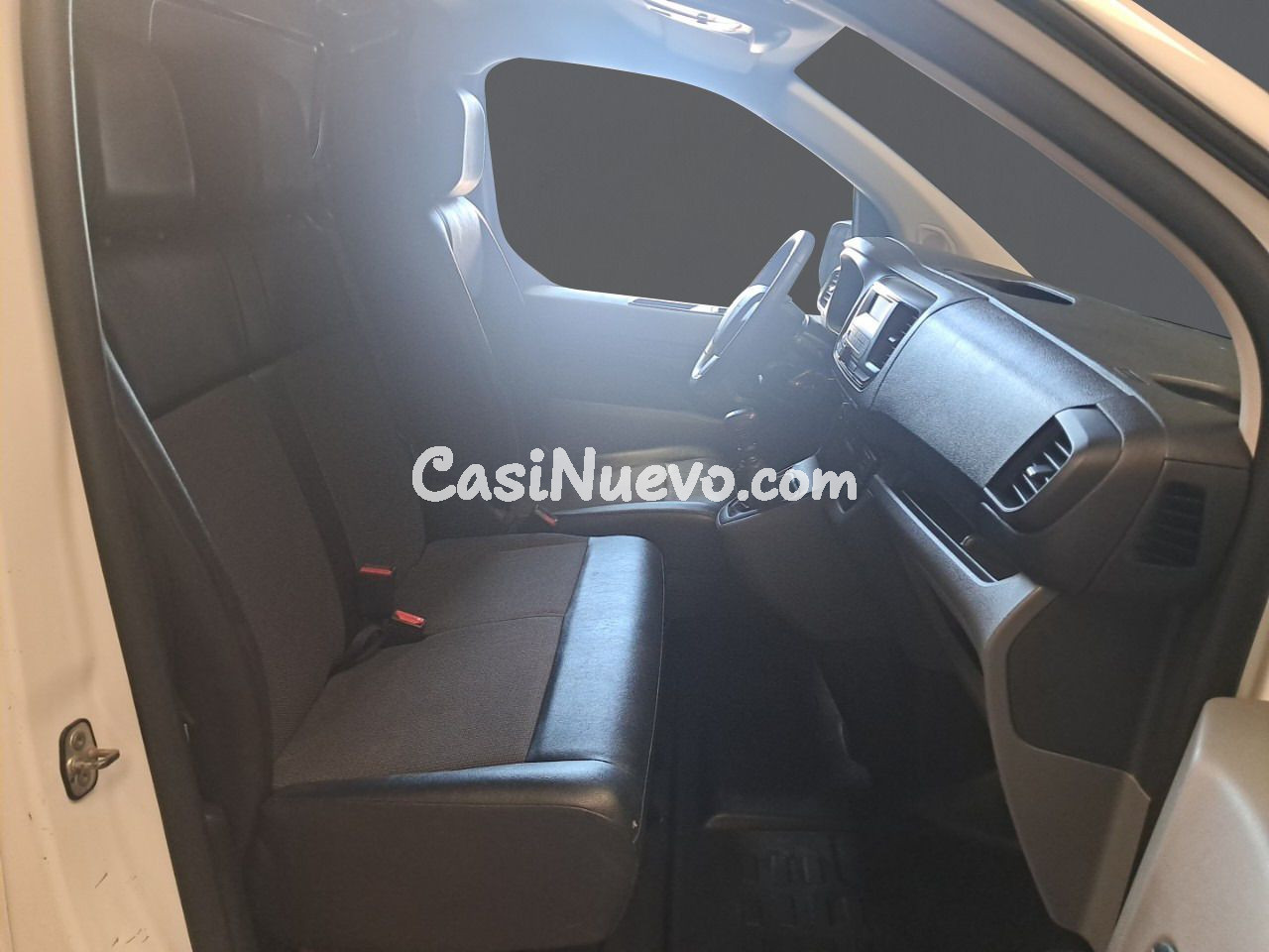 Peugeot Expert 1.5 HDI FURGON 120CV - foto 10