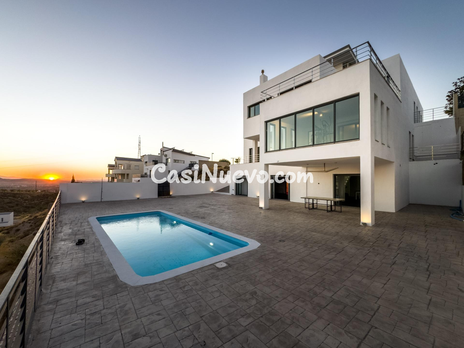 Chalet MINIMALISTA de DISEÑO MODERNO en venta en La Zubia. - foto 6