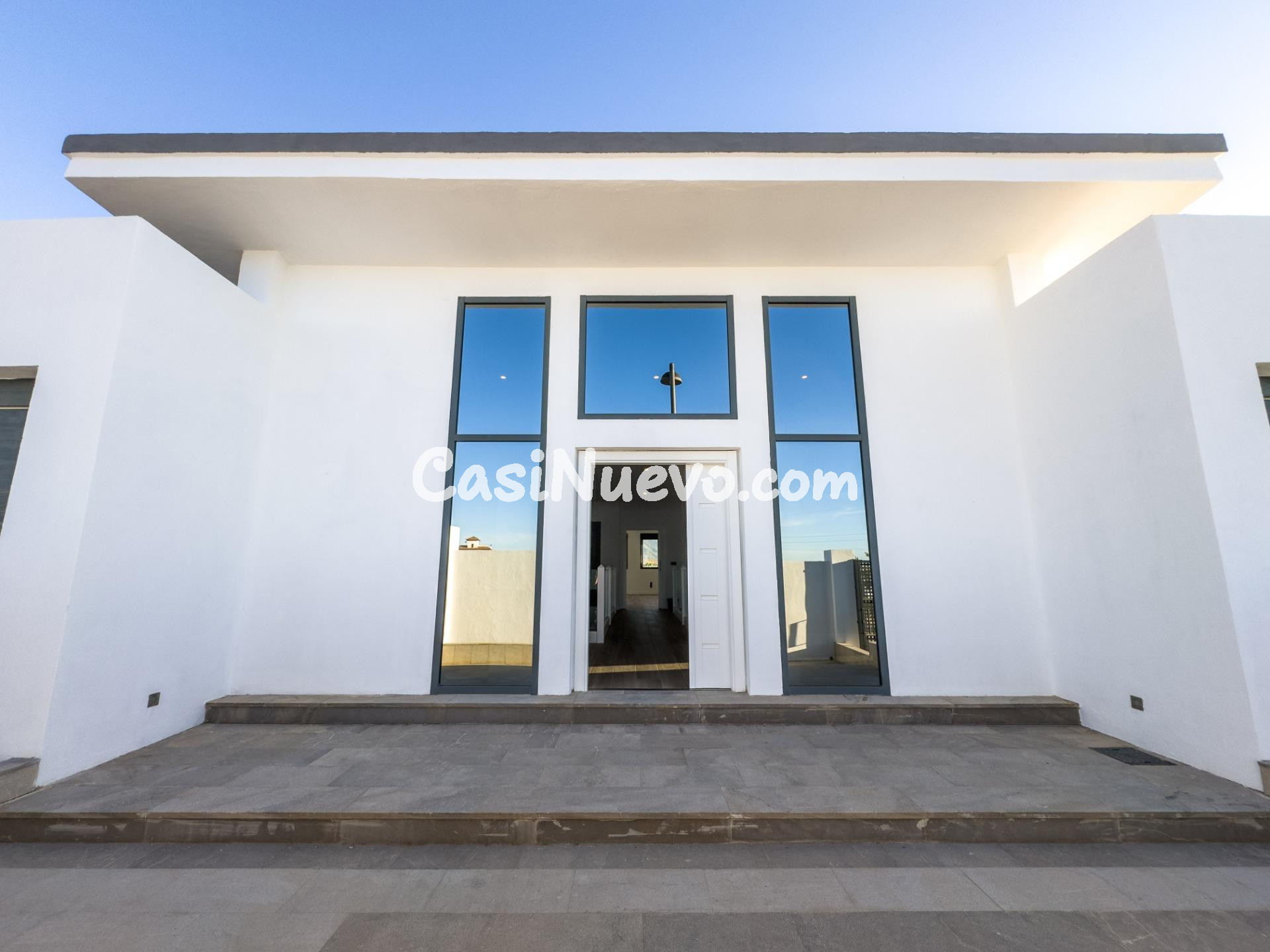 Chalet MINIMALISTA de DISEÑO MODERNO en venta en La Zubia. - foto 10