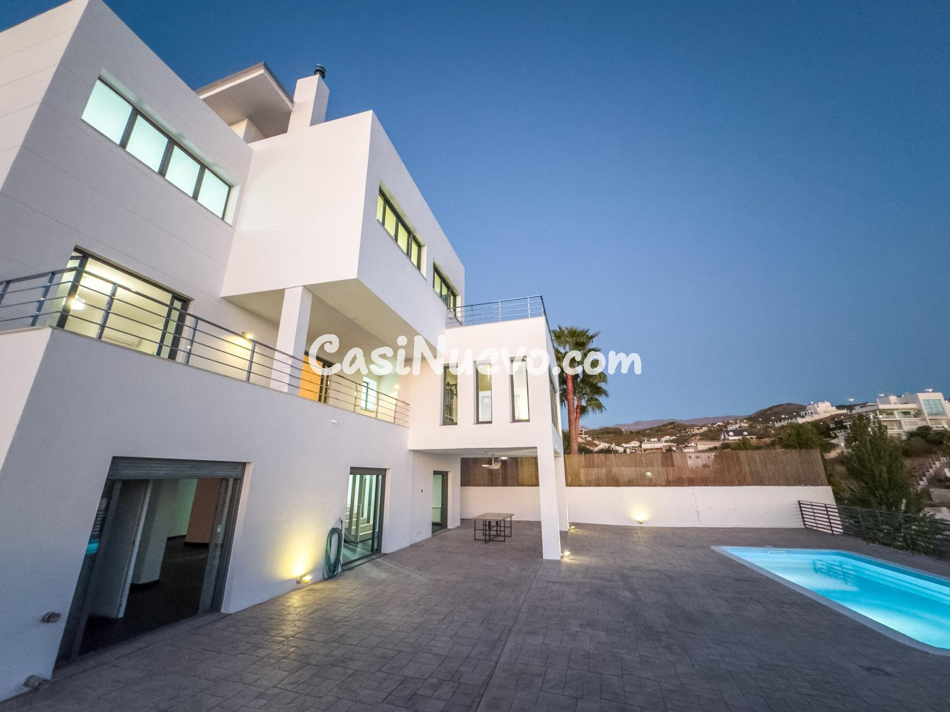 Chalet MINIMALISTA de DISEÑO MODERNO en venta en La Zubia. - foto 14