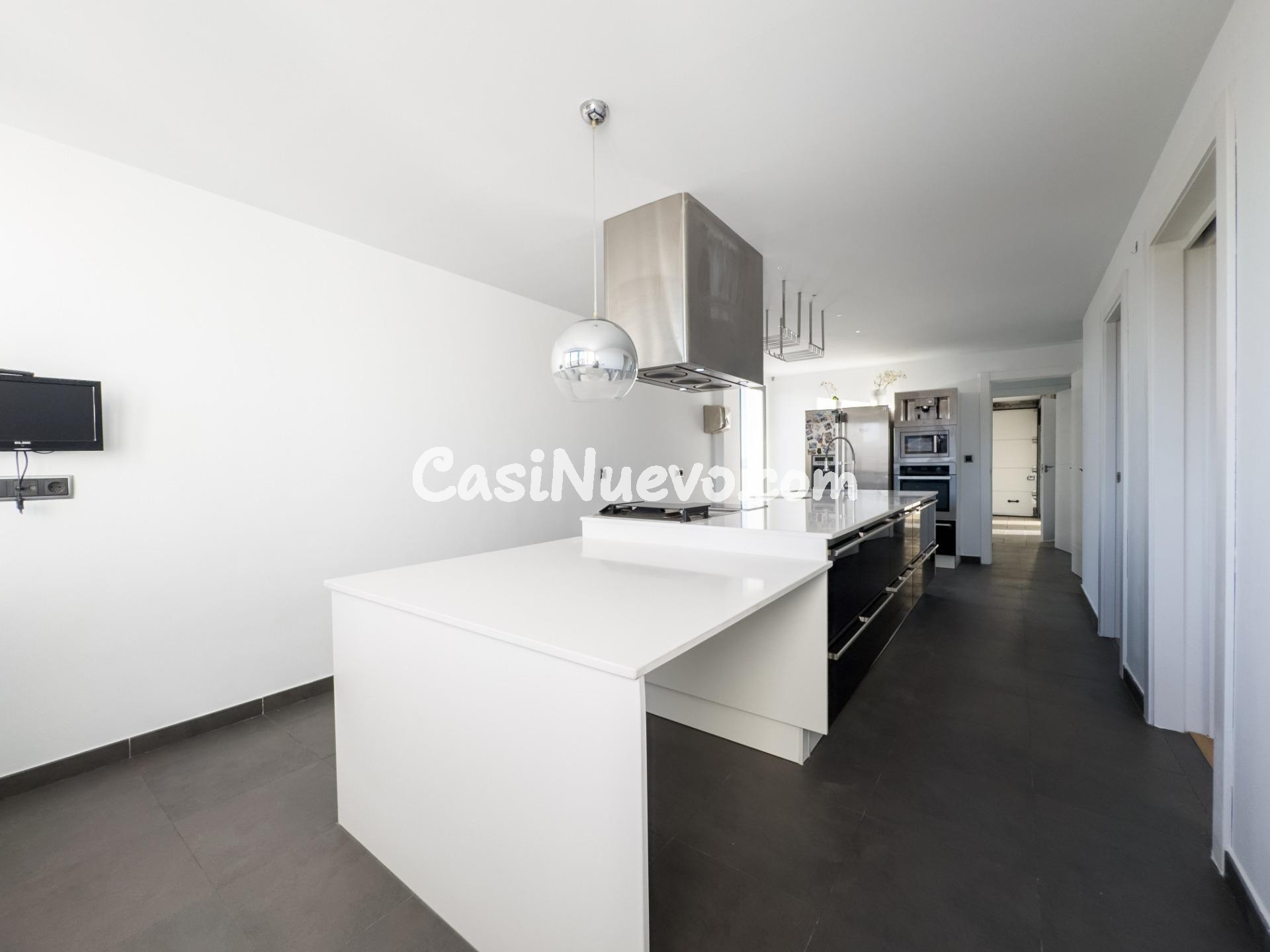 Chalet MINIMALISTA de DISEÑO MODERNO en venta en La Zubia. - foto 28