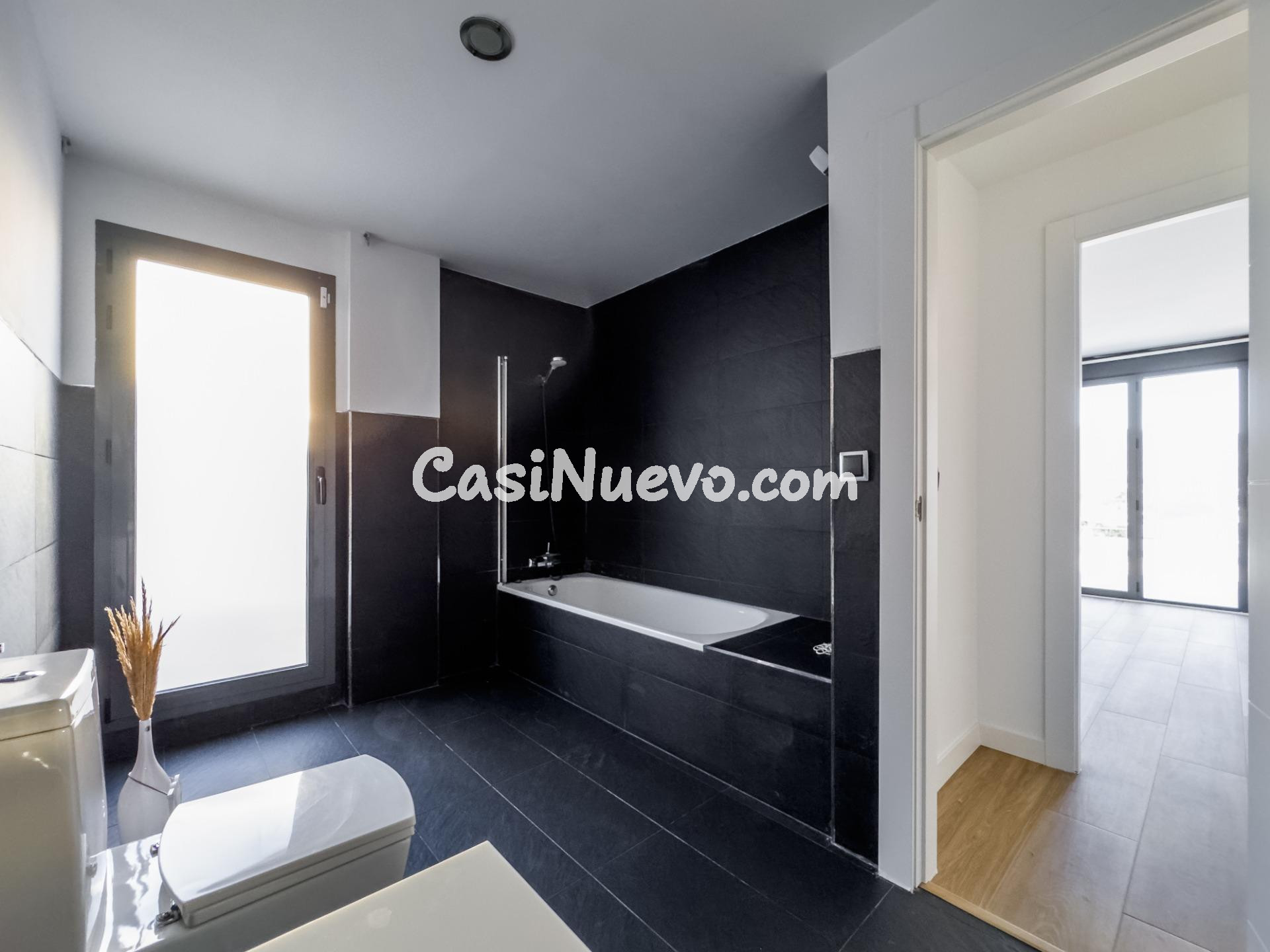 Chalet MINIMALISTA de DISEÑO MODERNO en venta en La Zubia. - foto 31