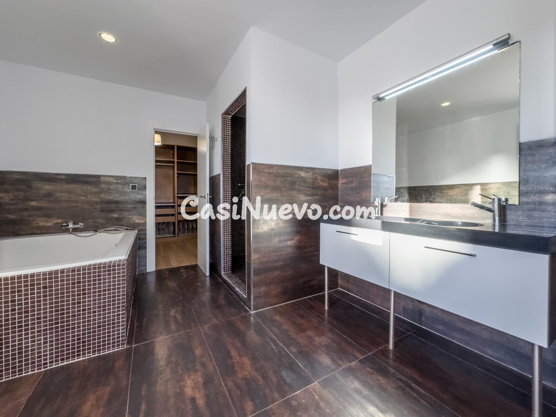 Chalet MINIMALISTA de DISEÑO MODERNO en venta en La Zubia. - foto 42