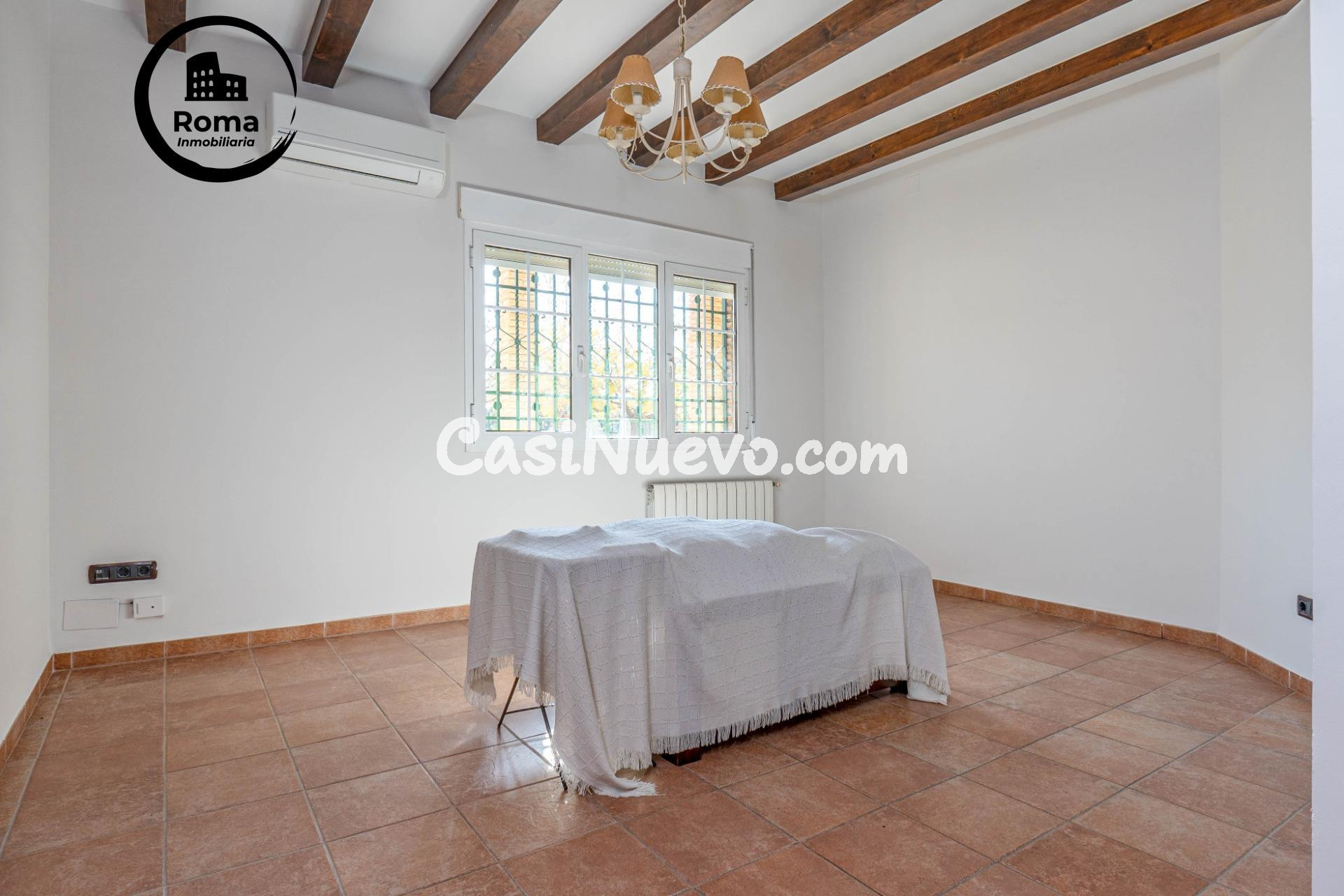 Chalet de 505 m2 construidos con piscina y jardines. 5 dormi - foto 19