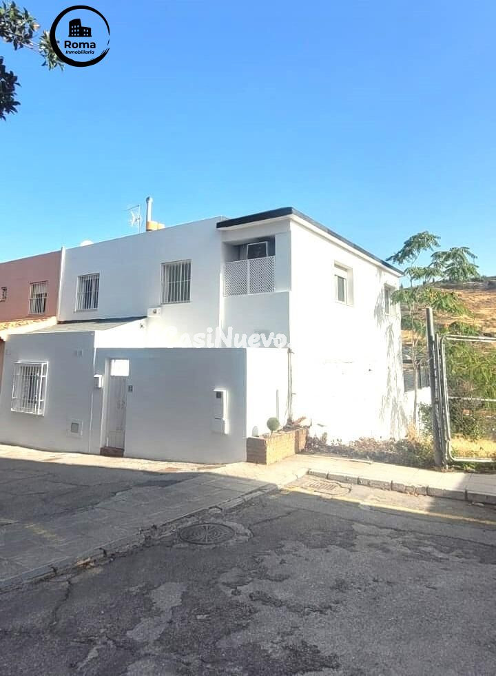 Exclusivo chalet en Urbanización El Serrallo - foto 2