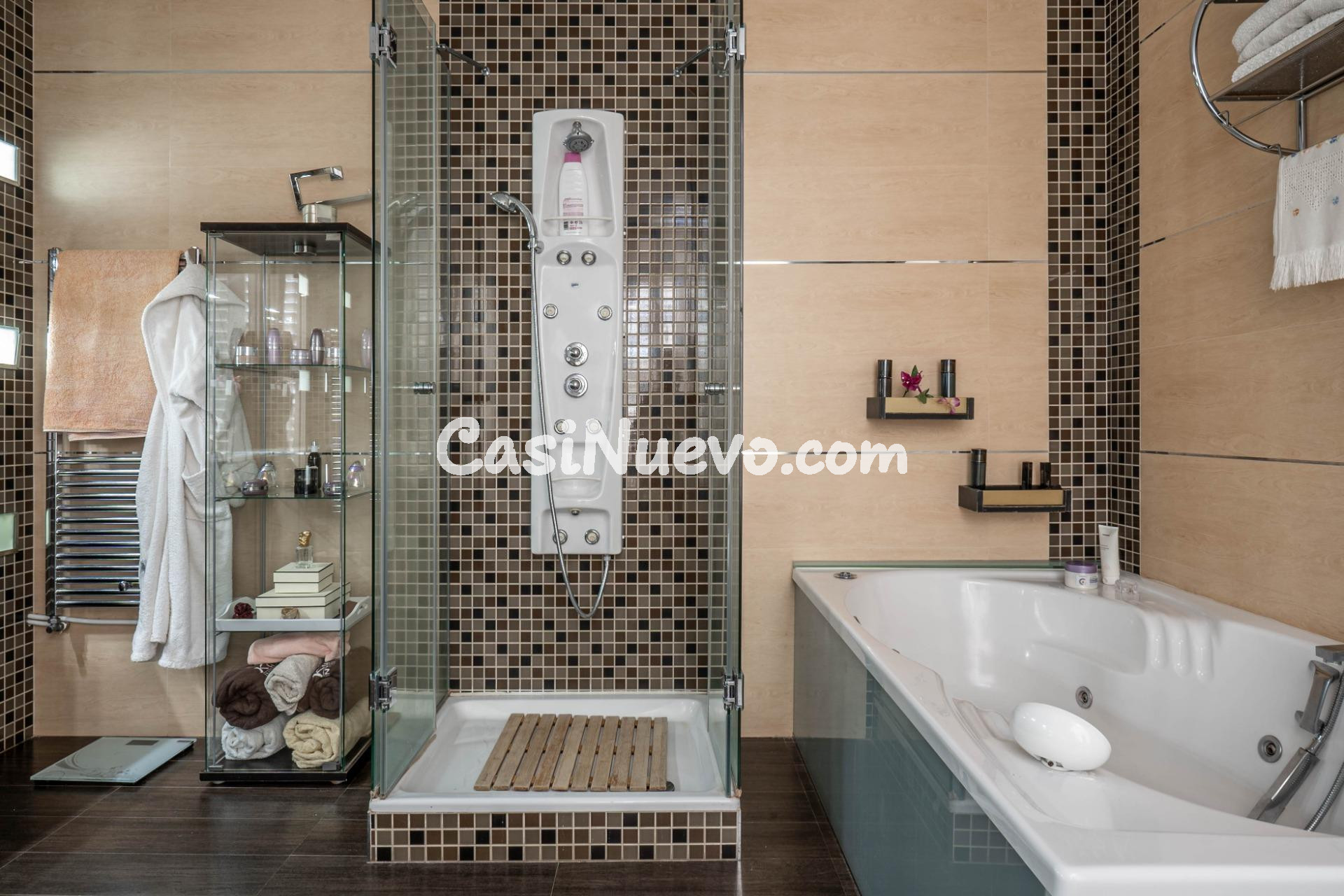 IMPRESIONANTE MANSIÓN EN LOMA LINDA. - foto 43