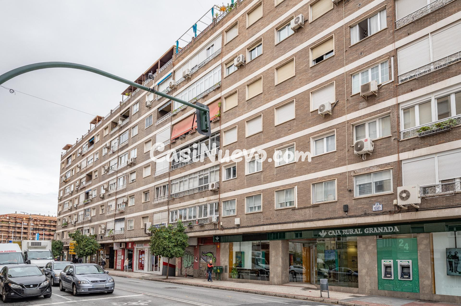 Piso en Méndez Núñez con cochera en el mismo edificio - foto 4