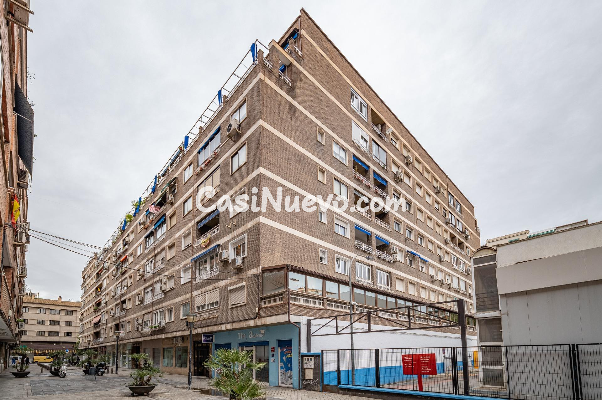 Piso en Méndez Núñez con cochera en el mismo edificio - foto 7