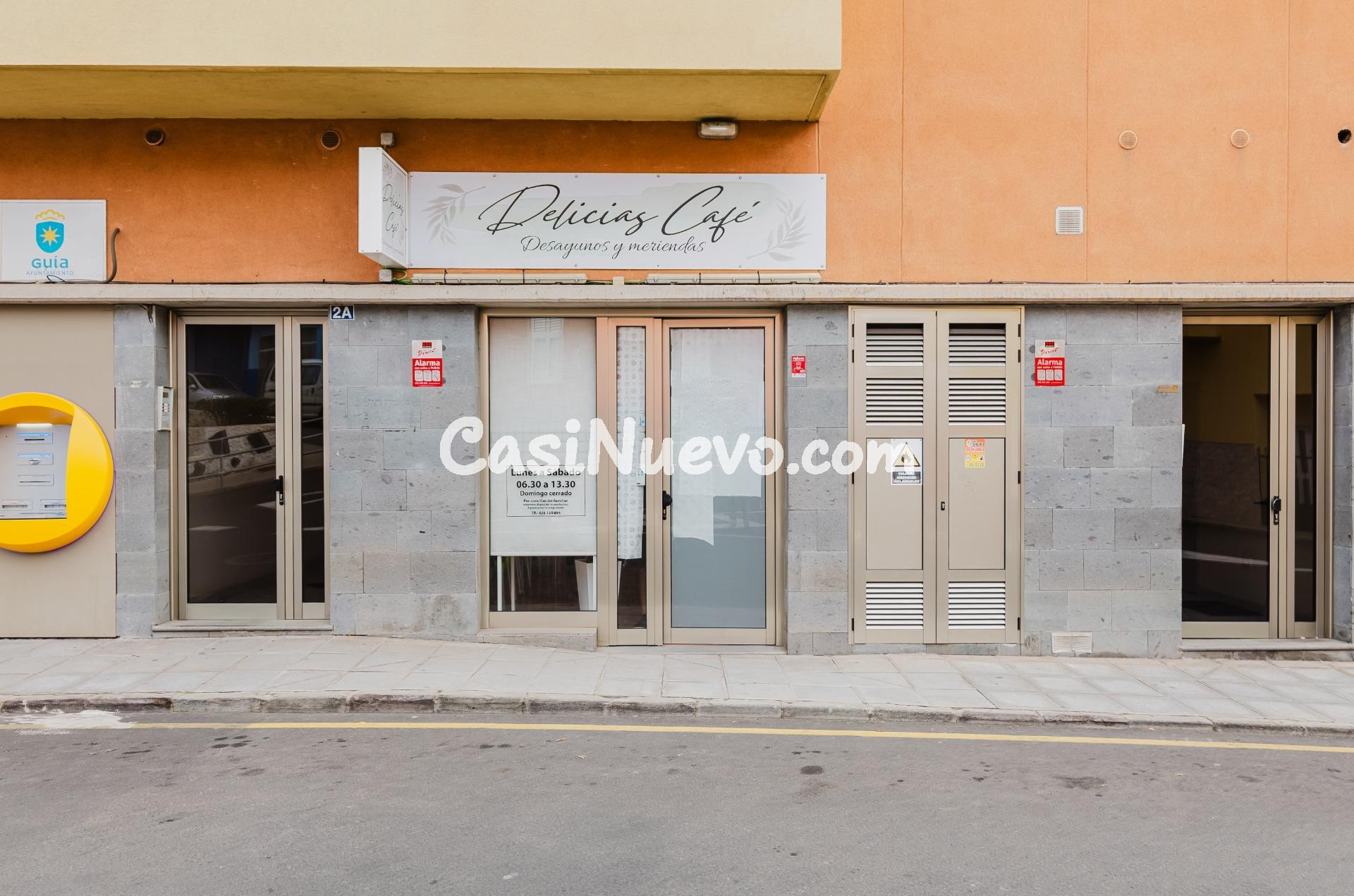 Local comercial de 130 m2 en la calle principal de  La Atala - foto 9