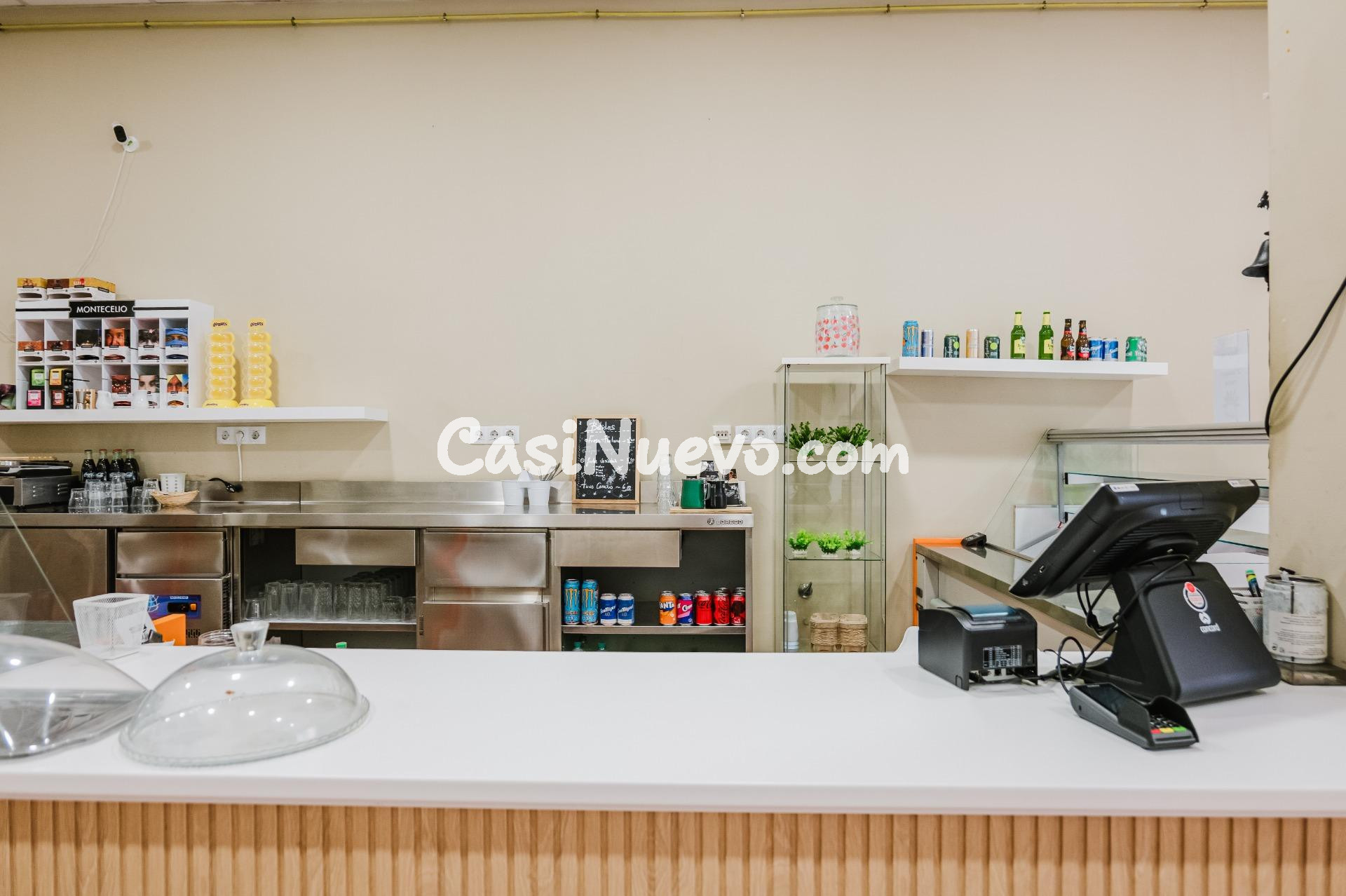 Local comercial de 130 m2 en la calle principal de  La Atala - foto 10