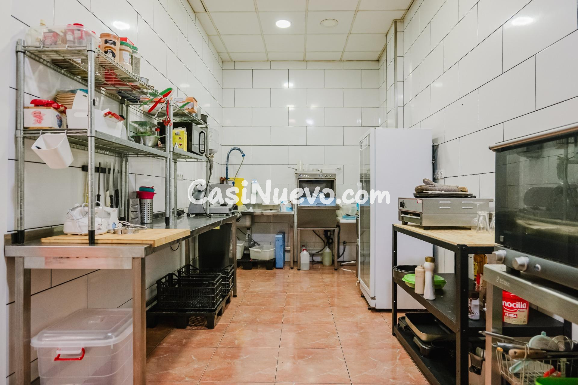 Local comercial de 130 m2 en la calle principal de  La Atala - foto 27