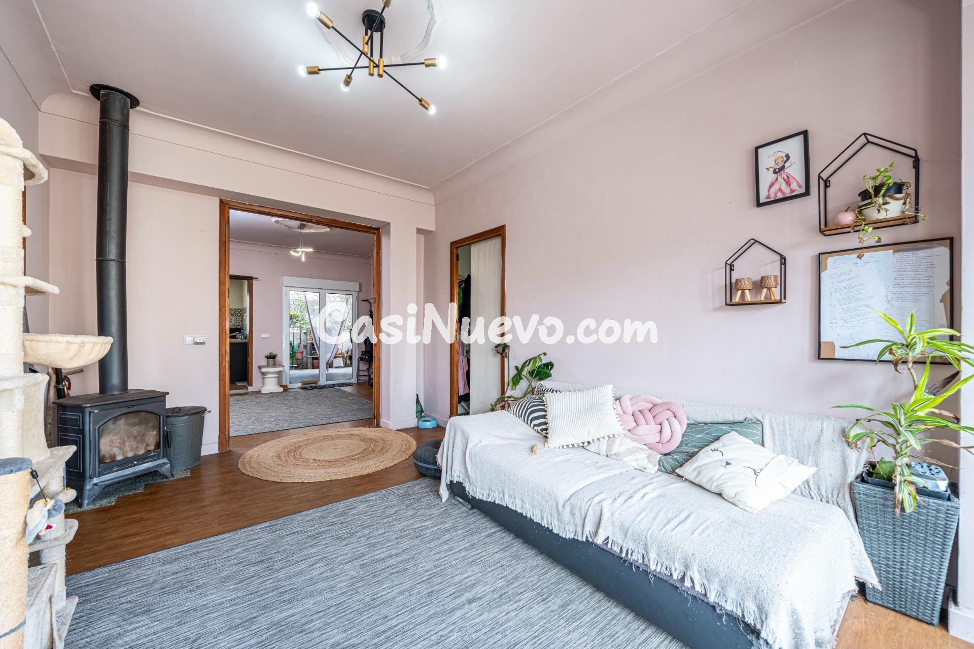 Chalet adosado con jardín, terraza y amplio terrado - foto 13