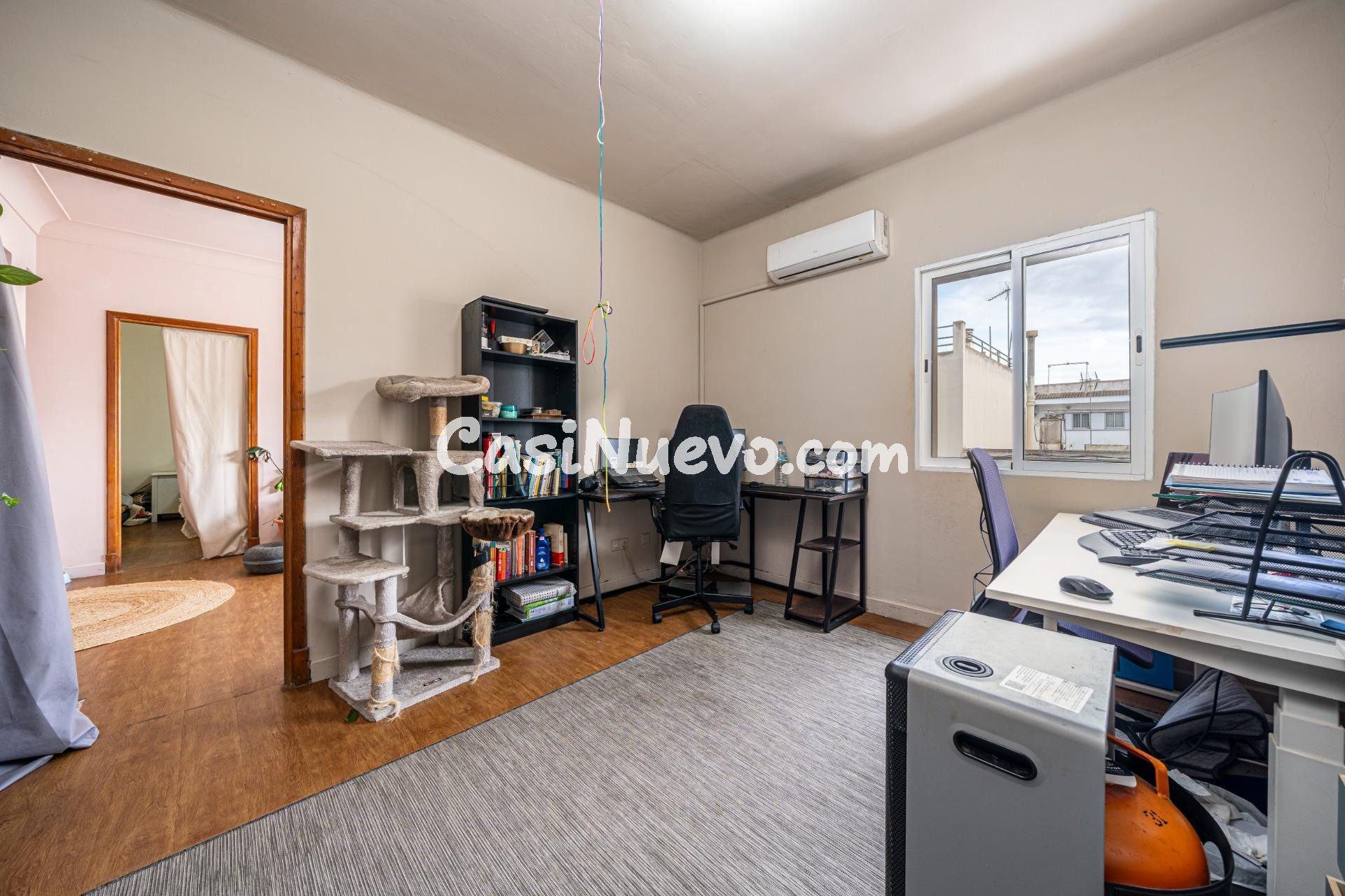 Chalet adosado con jardín, terraza y amplio terrado - foto 18