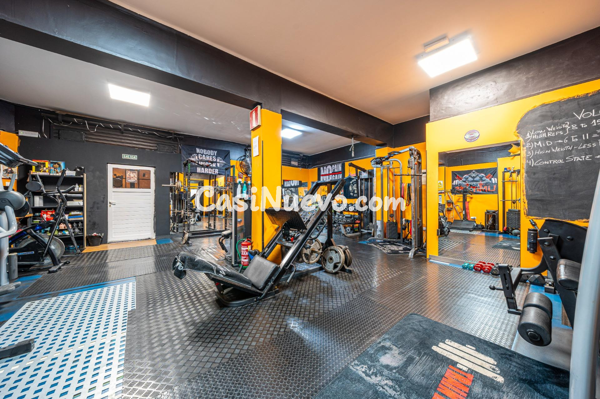 Chalet adosado con jardín, terraza y amplio terrado - foto 33