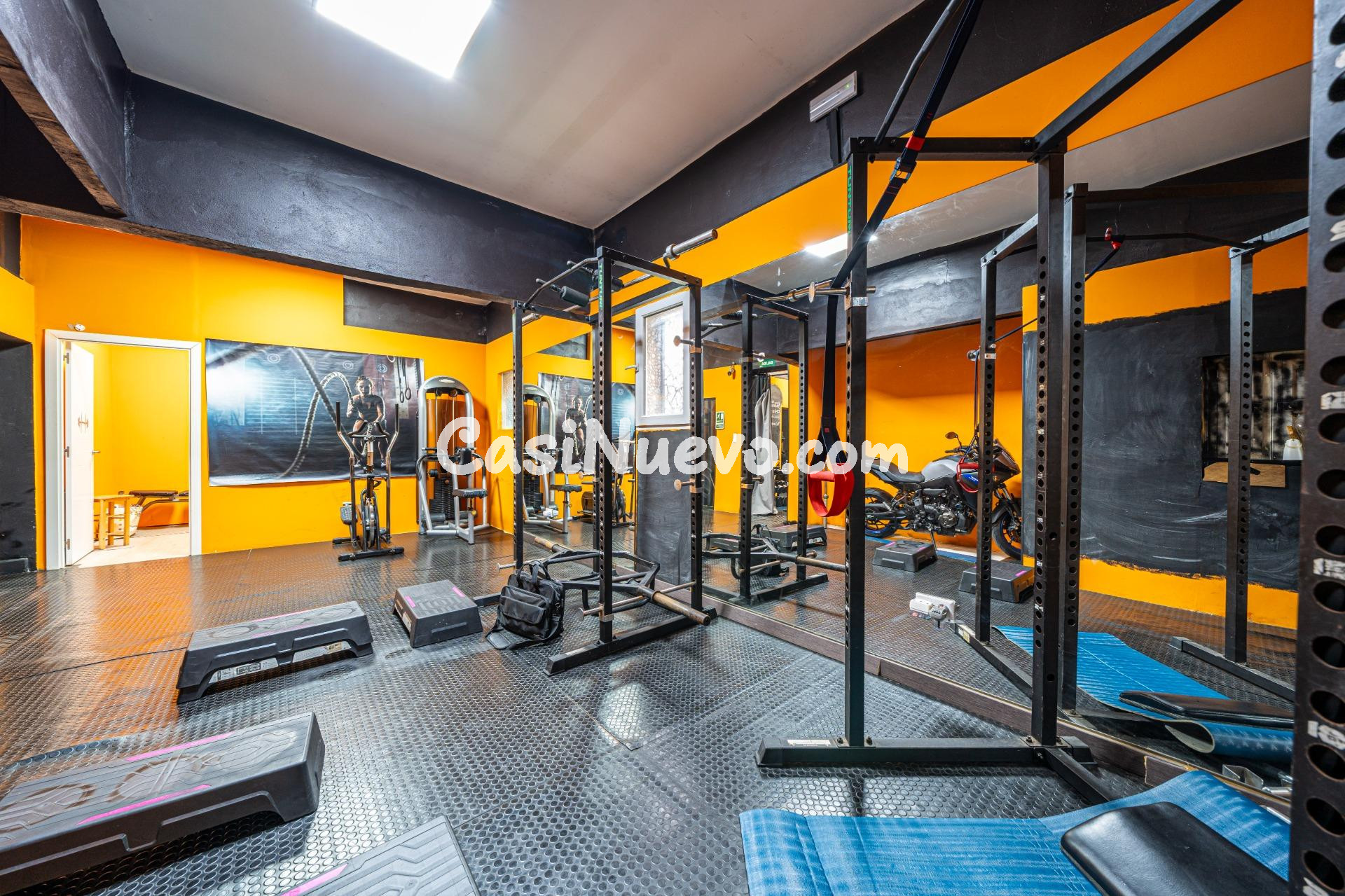 Chalet adosado con jardín, terraza y amplio terrado - foto 36