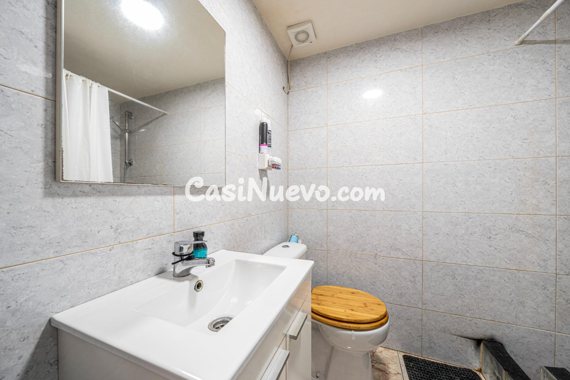 Chalet adosado con jardín, terraza y amplio terrado - foto 39