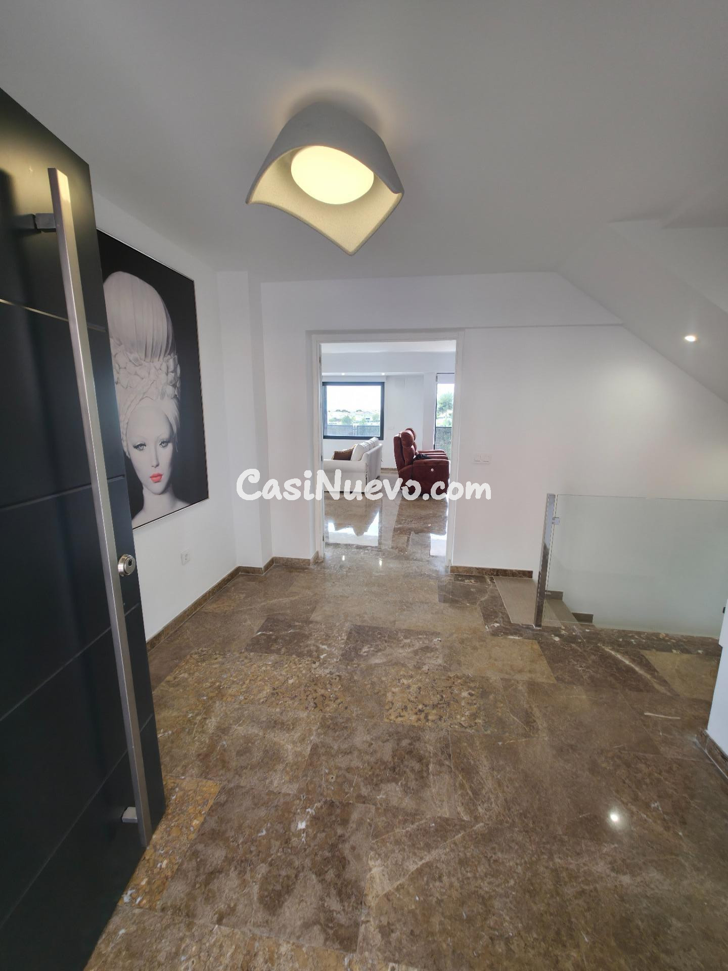 Villa independiente de 5 dormitorios con piscina y opción de - foto 3