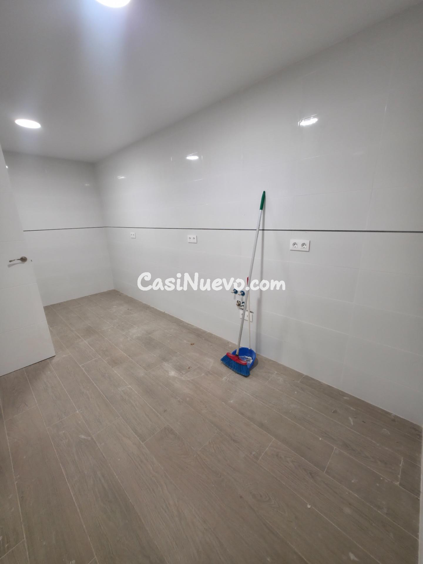 Villa independiente de 5 dormitorios con piscina y opción de - foto 18