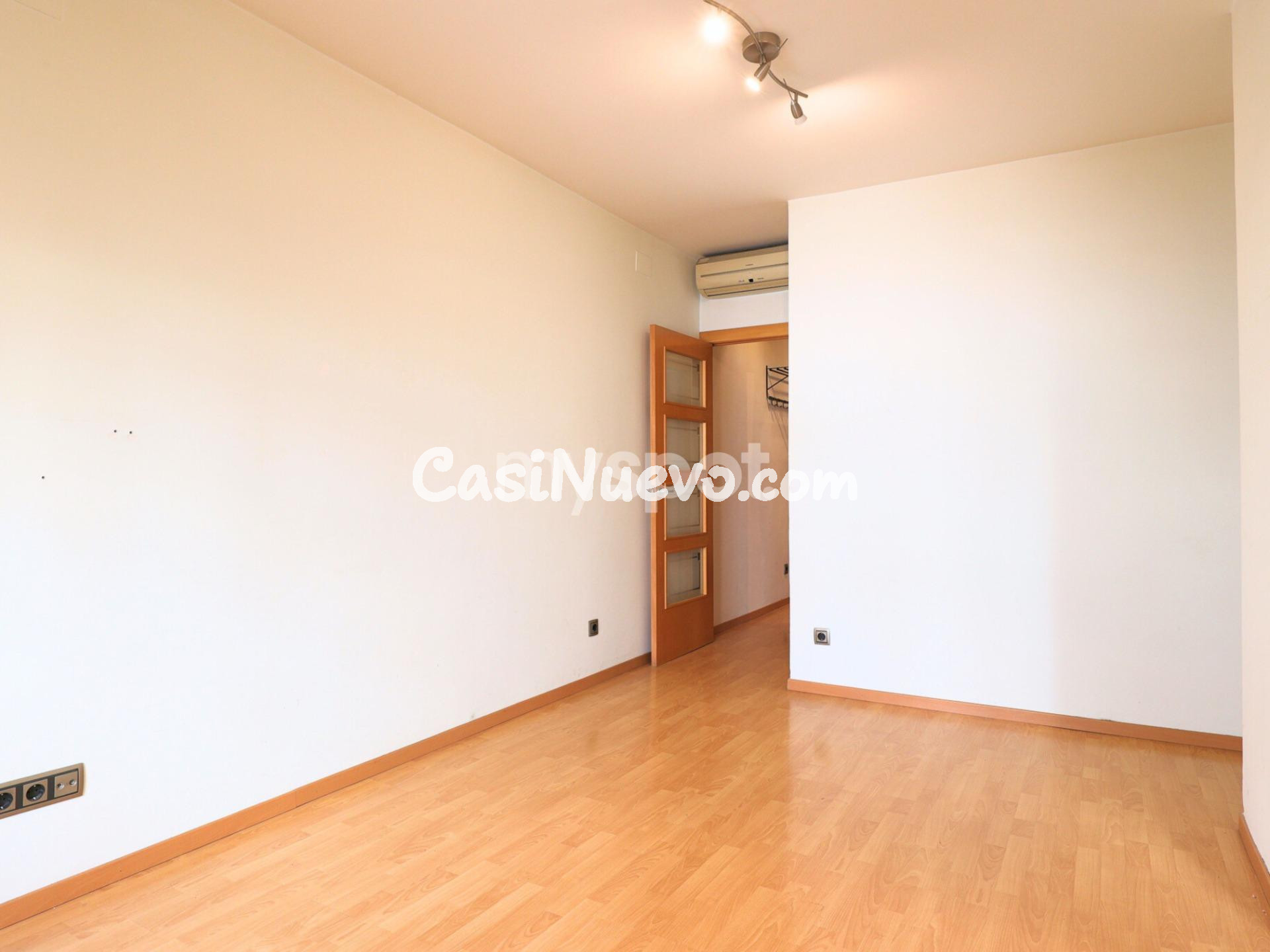 Encantador piso de dos habitaciones junto a la Sagrada Famil - foto 4