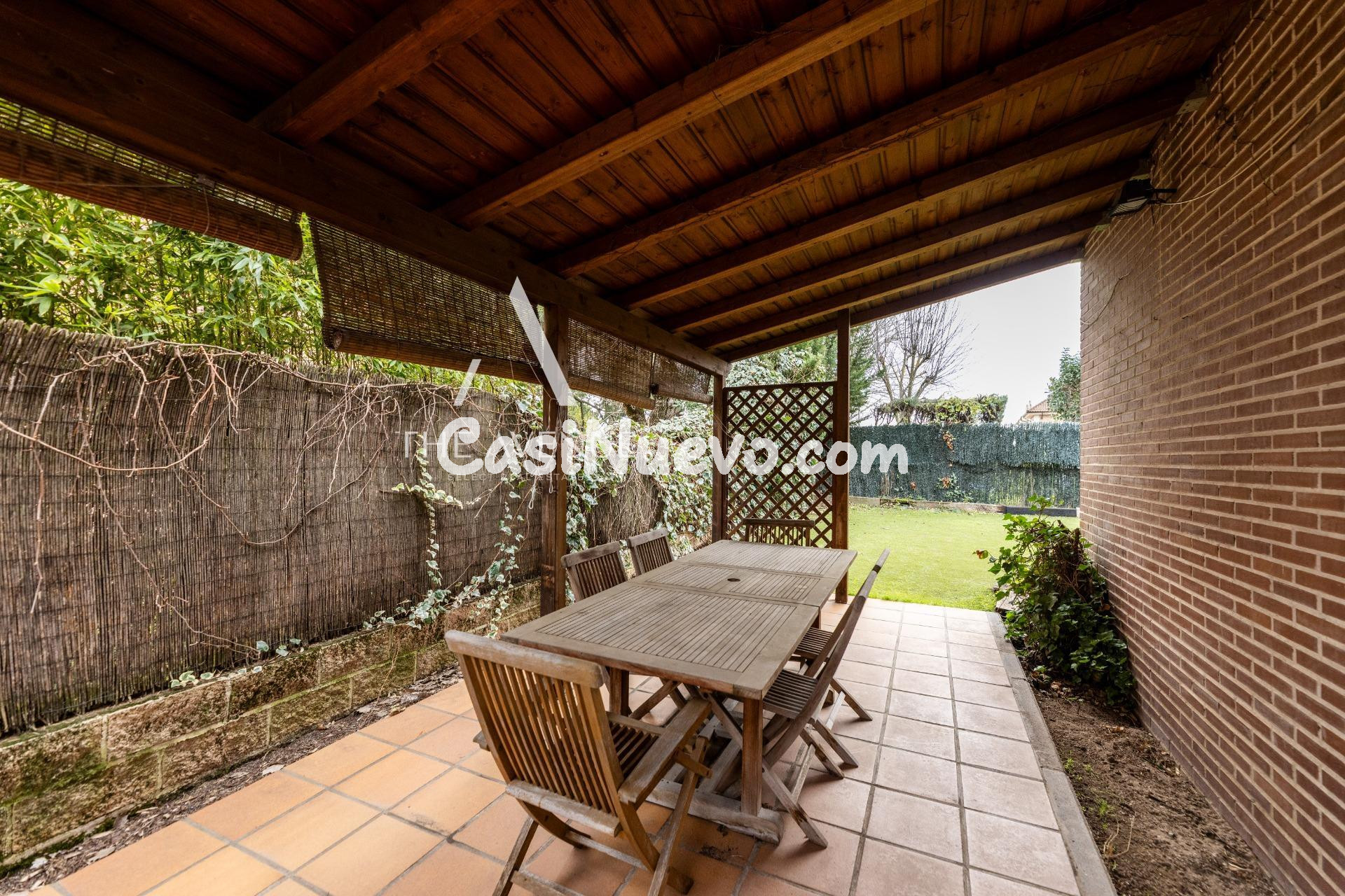 Espectacular Chalet adosado de esquina en situado en la zona - foto 4