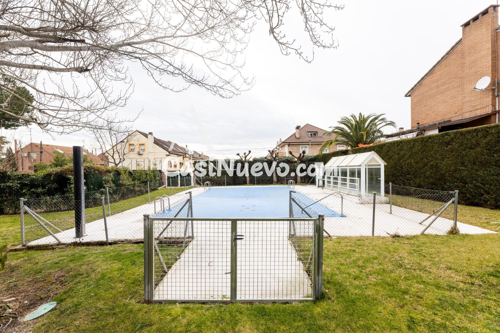 Espectacular Chalet adosado de esquina en situado en la zona - foto 5