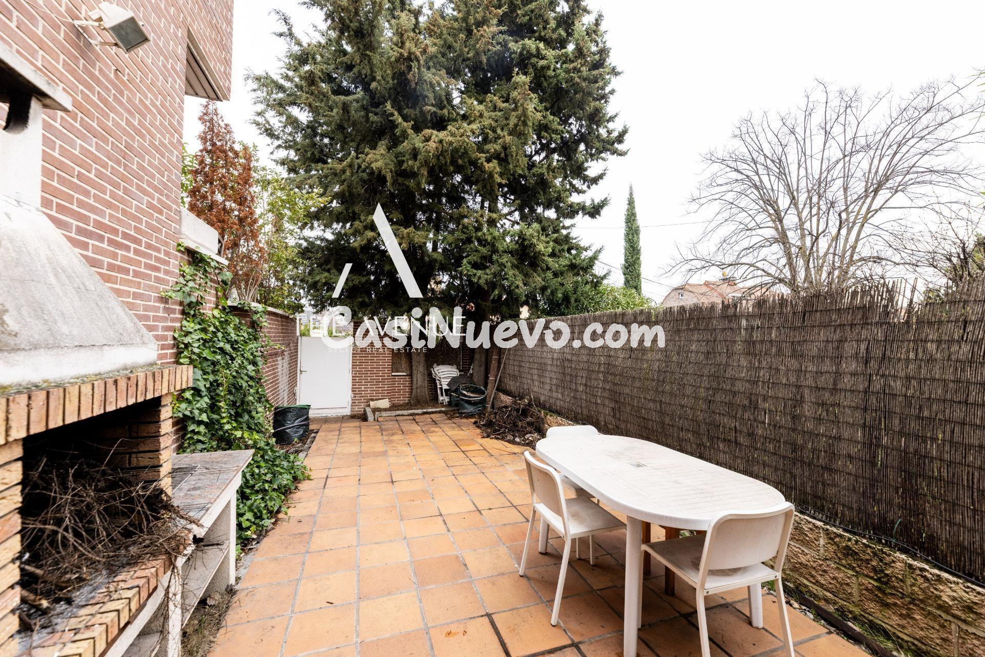 Espectacular Chalet adosado de esquina en situado en la zona - foto 6