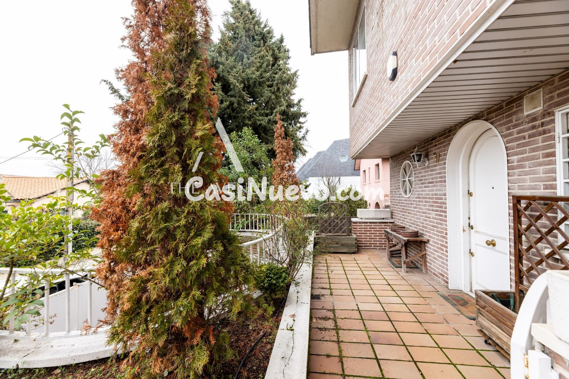 Espectacular Chalet adosado de esquina en situado en la zona - foto 8