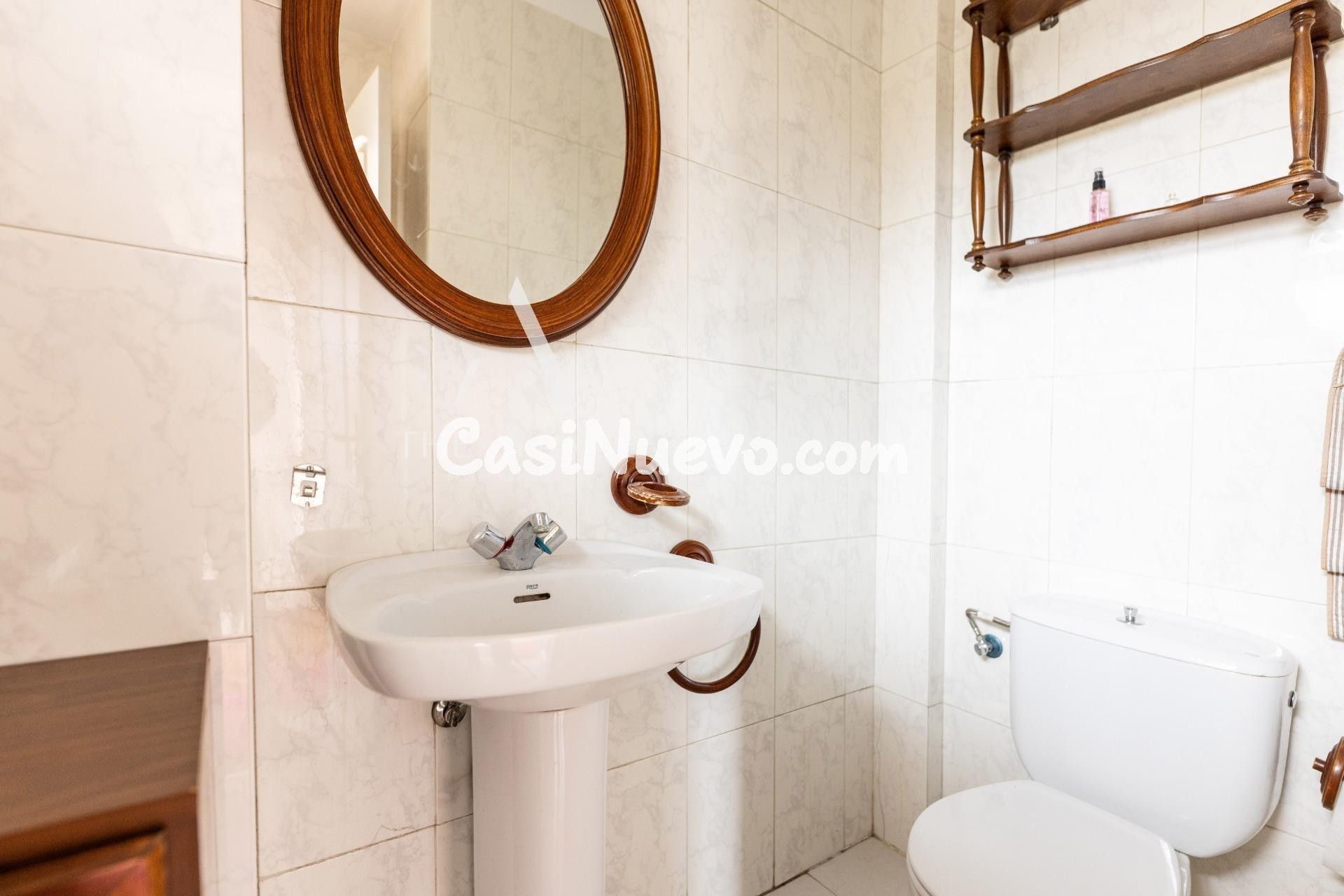 Espectacular Chalet adosado de esquina en situado en la zona - foto 14