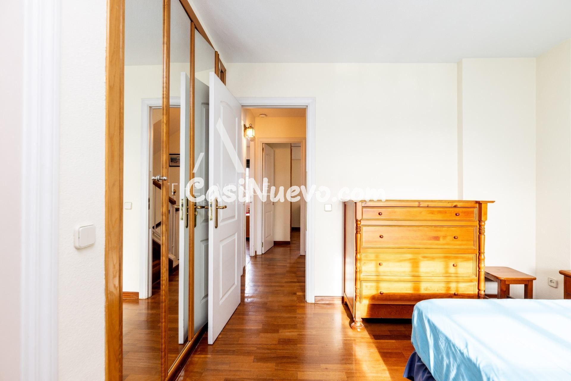 Espectacular Chalet adosado de esquina en situado en la zona - foto 28