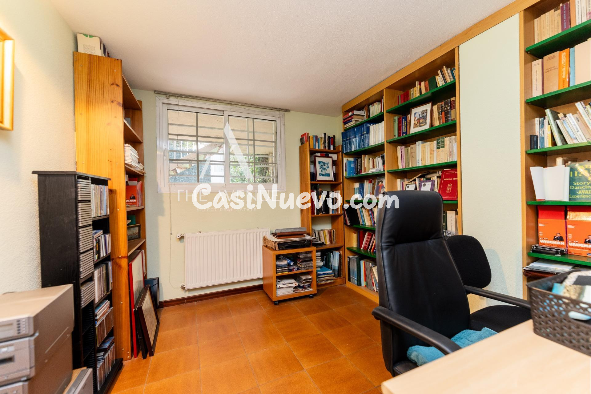 Espectacular Chalet adosado de esquina en situado en la zona - foto 35