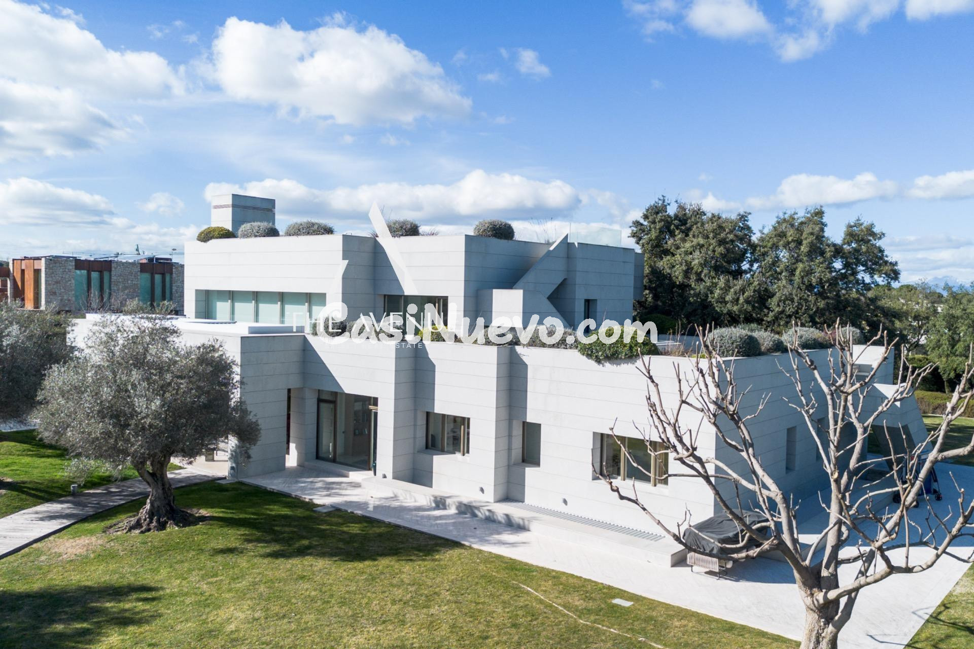 Exclusiva villa con ascensor, parcela paisajística y doble p - foto 3