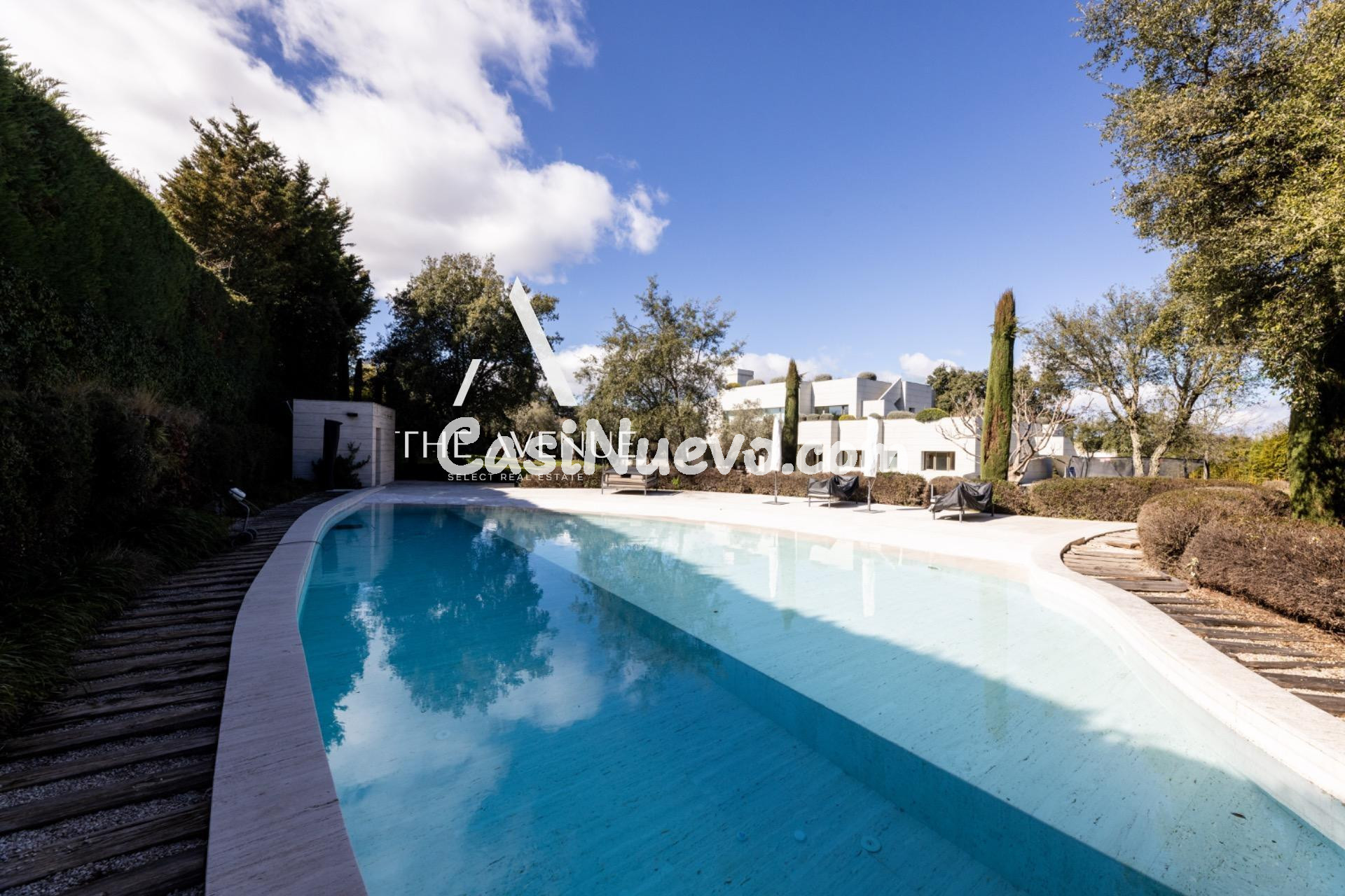 Exclusiva villa con ascensor, parcela paisajística y doble p - foto 4